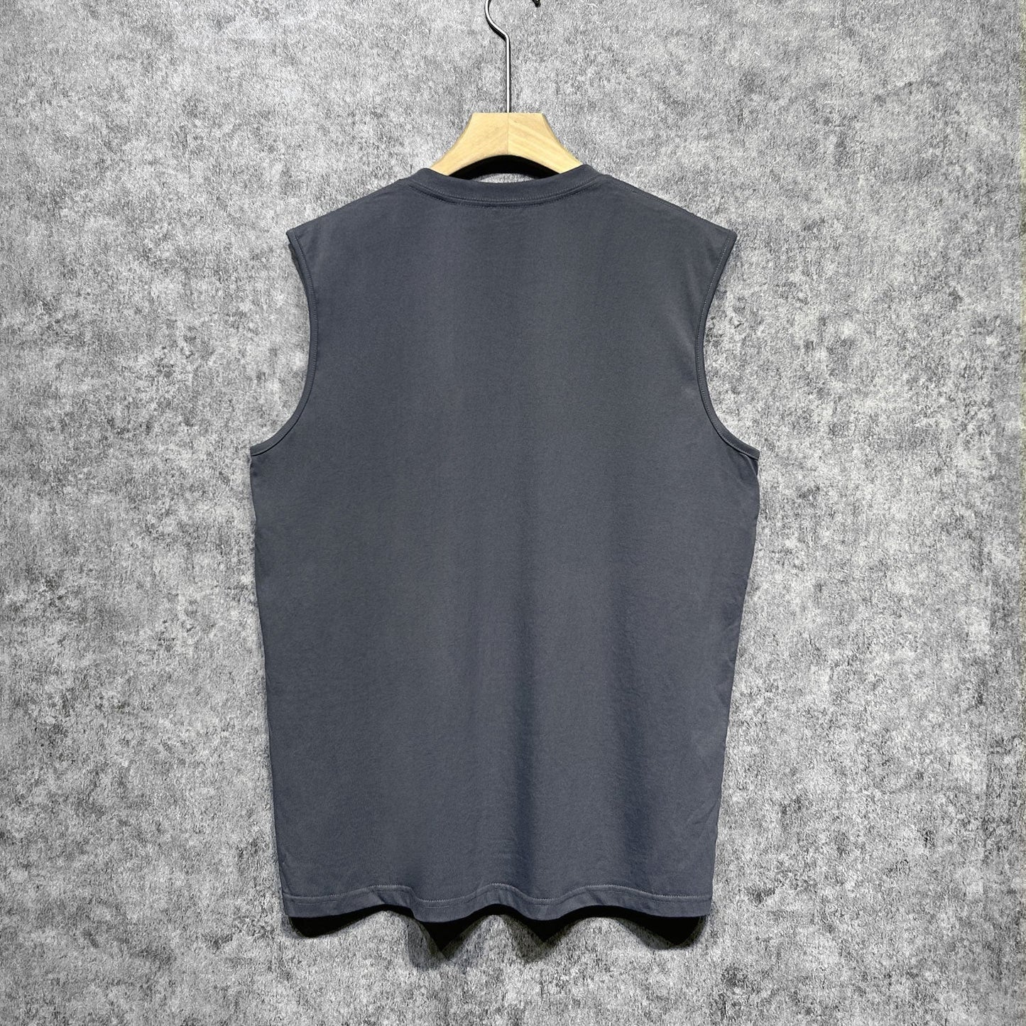 Amiri tank top bevel cut letterprinting