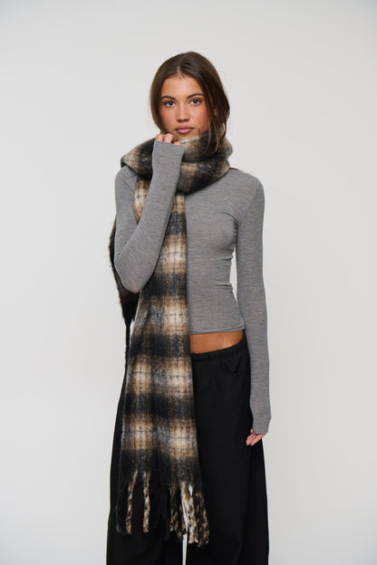 Eliana Fluffy Scarf Black